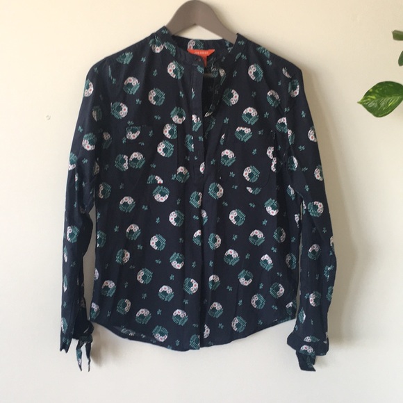 Blue button down top with floral pattern - Picture 1 of 3